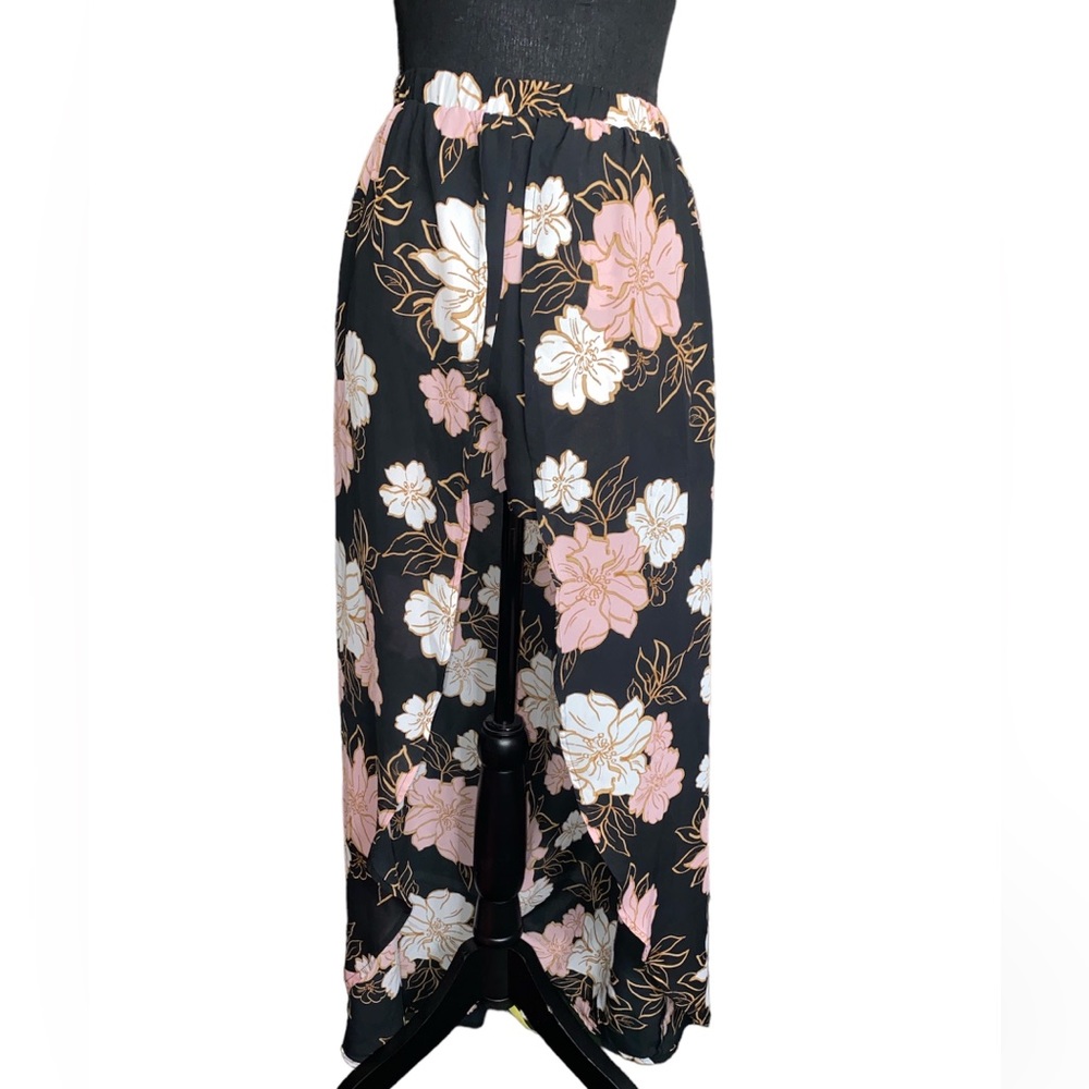 Mimi Chica floral print long skort size small